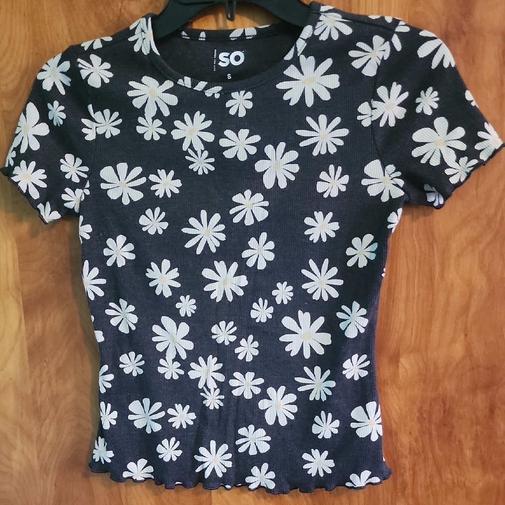 SO Black and White Floral Short Sleeve Tee